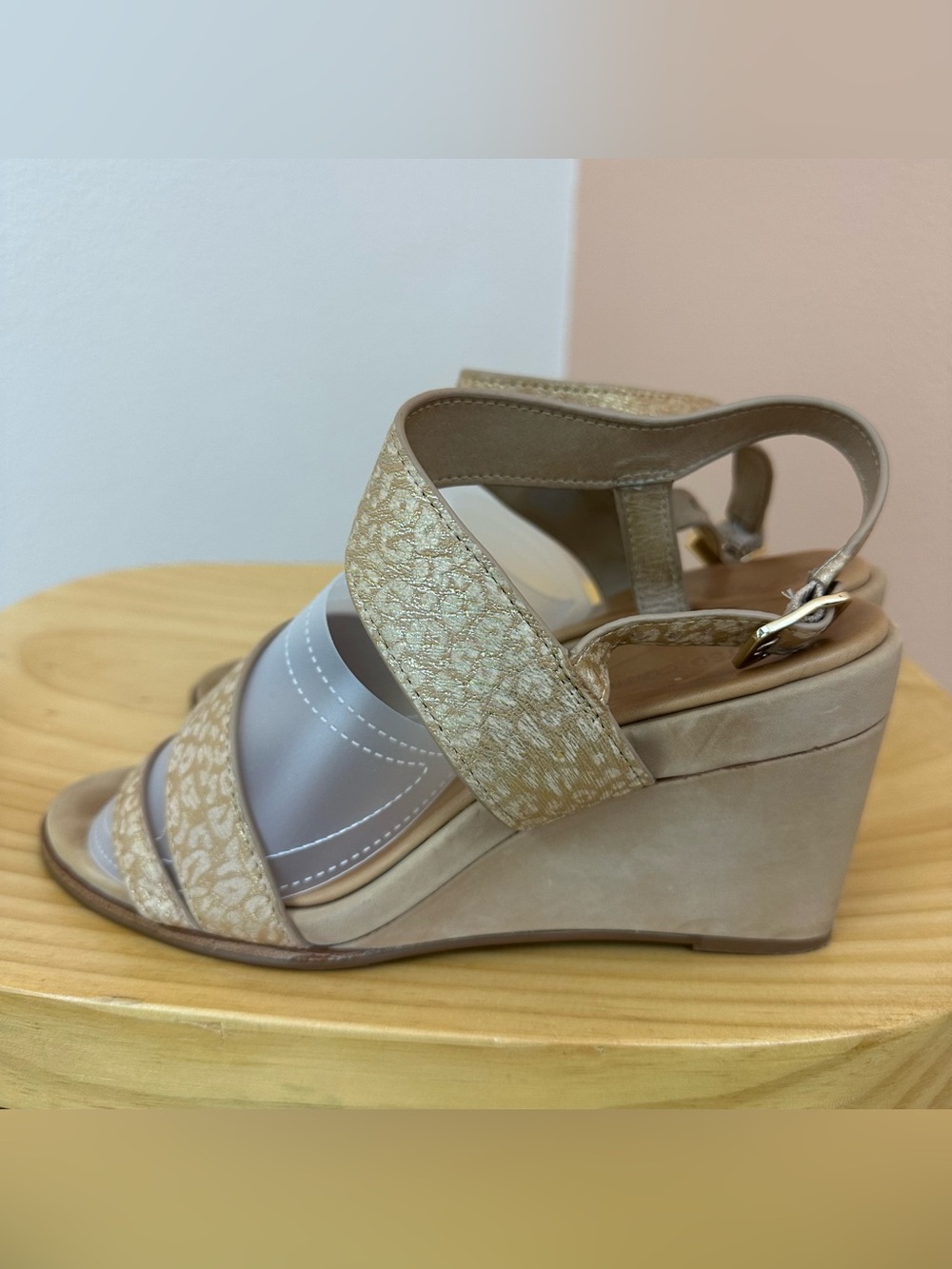 Corso Como Leather Gold Metallic Sandals Womens 9M Strappy Wedge CC-NASHILA
